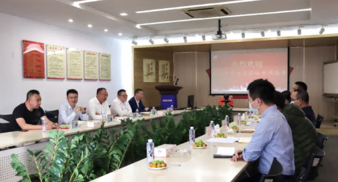 东莞市工信局与镇经发局领导莅临VR彩票参观指导